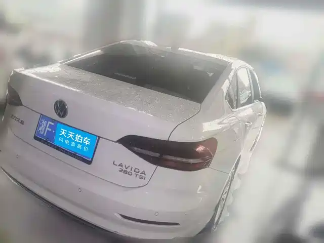 Volkswagen Lavida 2022 280TSI DSG Comfort Edition — фото 2
