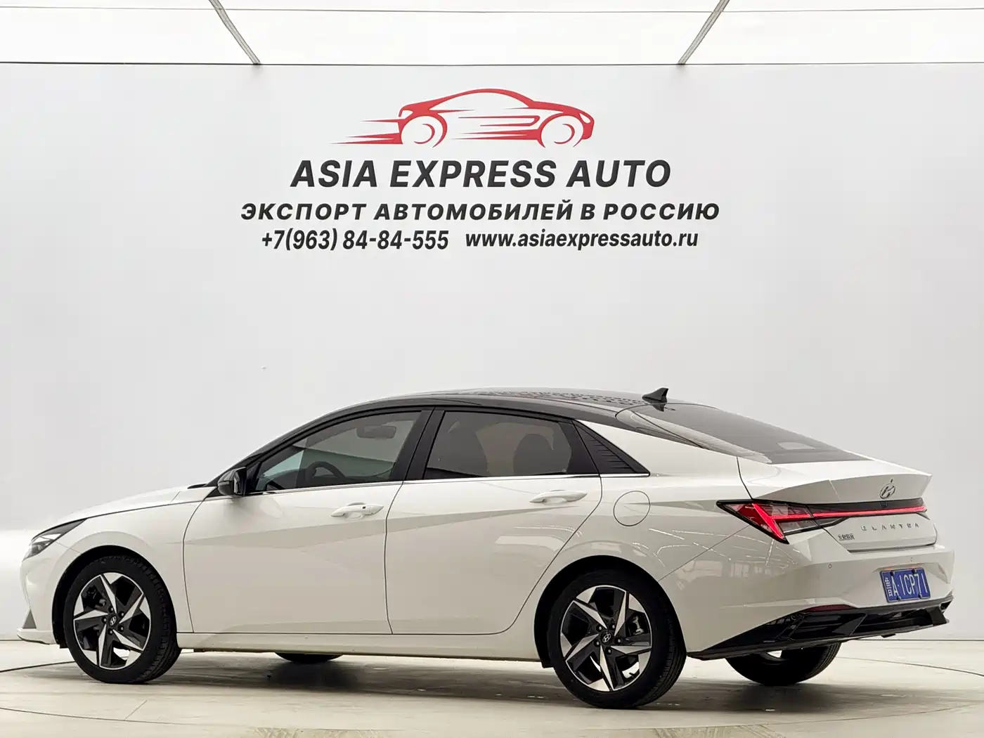 Hyundai Elantra 2022 1.5L CVT LUX Premium Edition фото 6