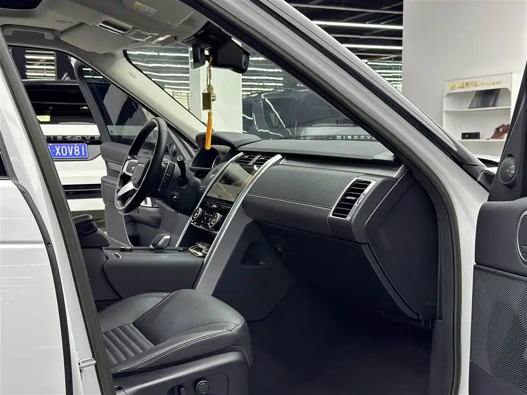 Land Rover Discovery 2023 Facelift 360PS R-Dynamic S фото 8