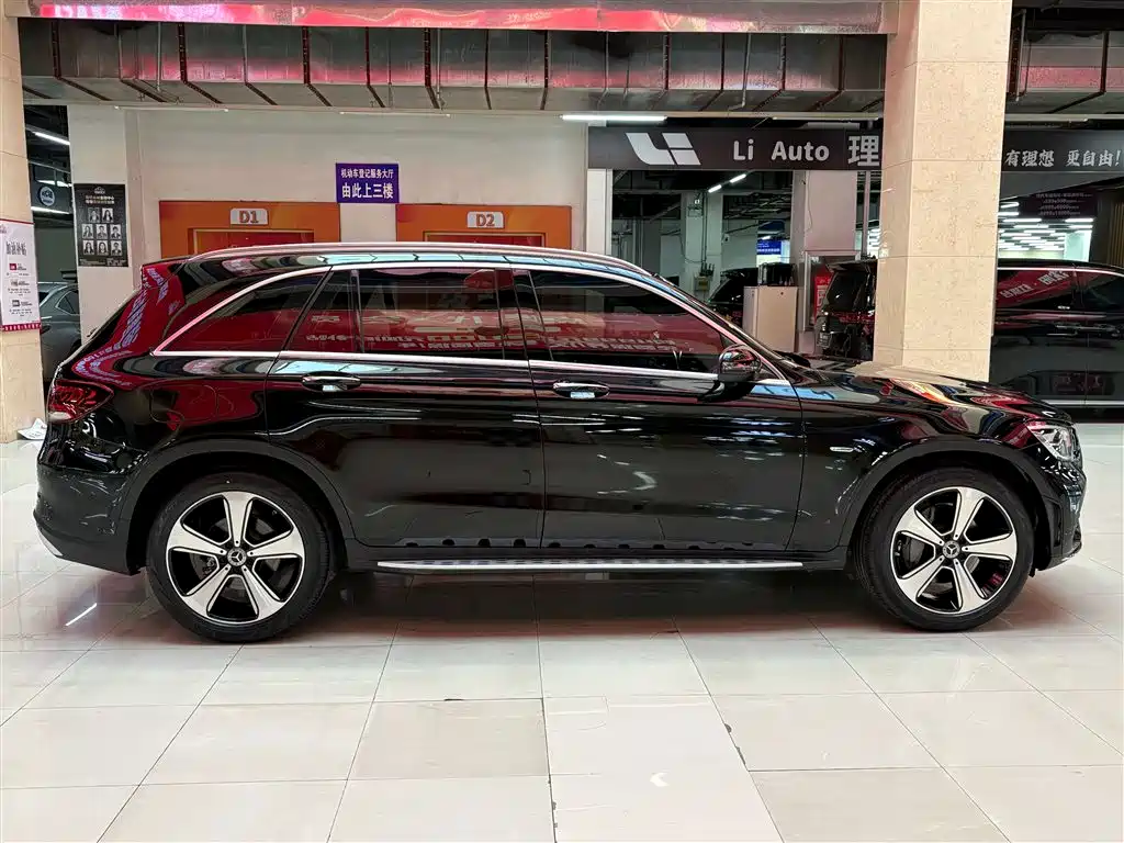 Mercedes-Benz GLC 2022 Facelift GLC 300 L 4MATIC Dynamic Collector's Edition фото 2