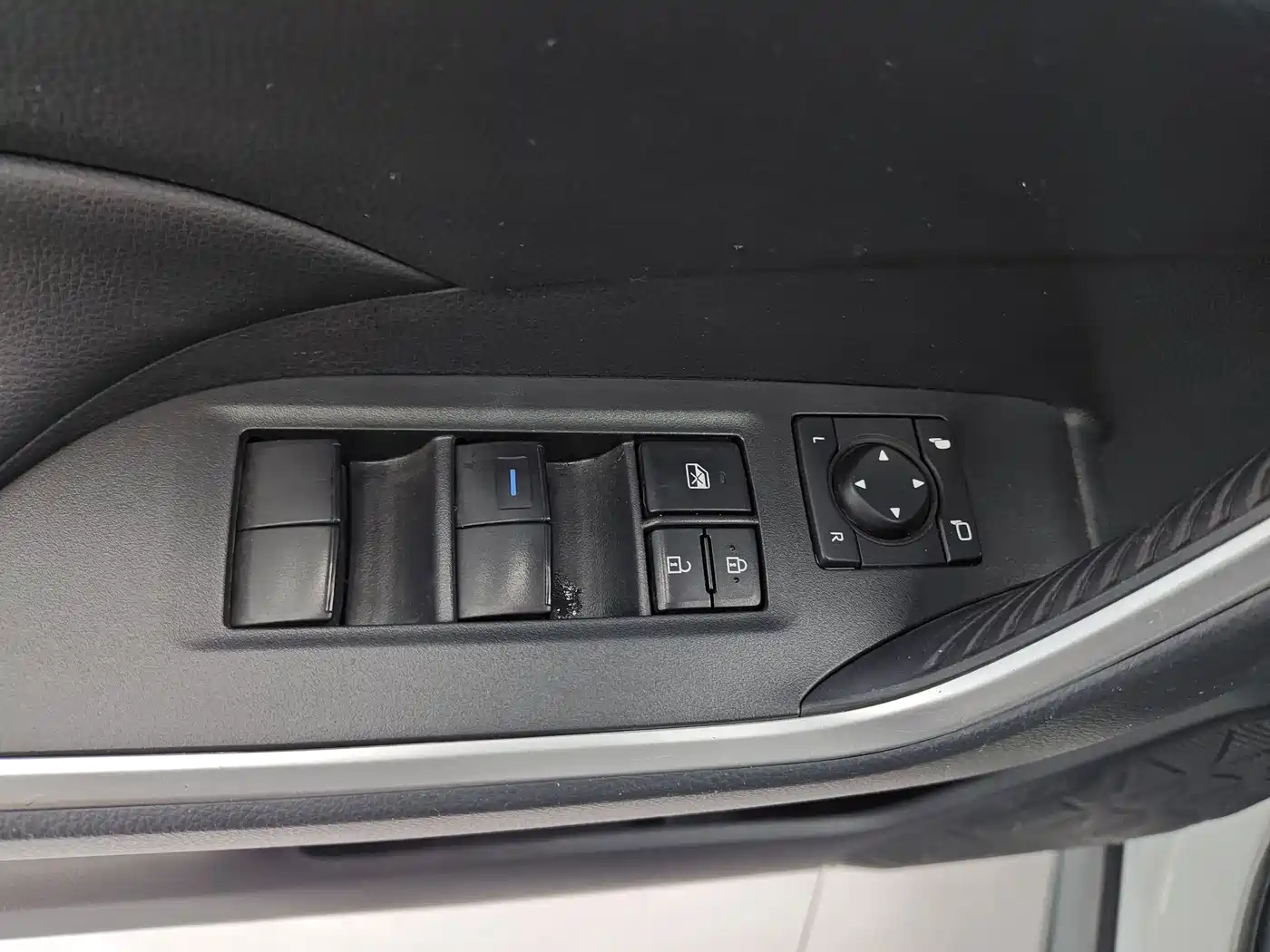 Toyota RAV4 Rongfang 2020 2.0L CVT 2WD Trend Edition фото 15