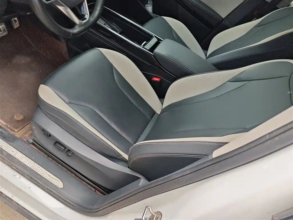 Volkswagen ID.6 CROZZ 2021 Long Range PURE+ Edition фото 12