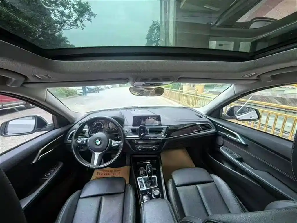 BMW 1 Series 2020 Model 120i M Sport Package фото 8