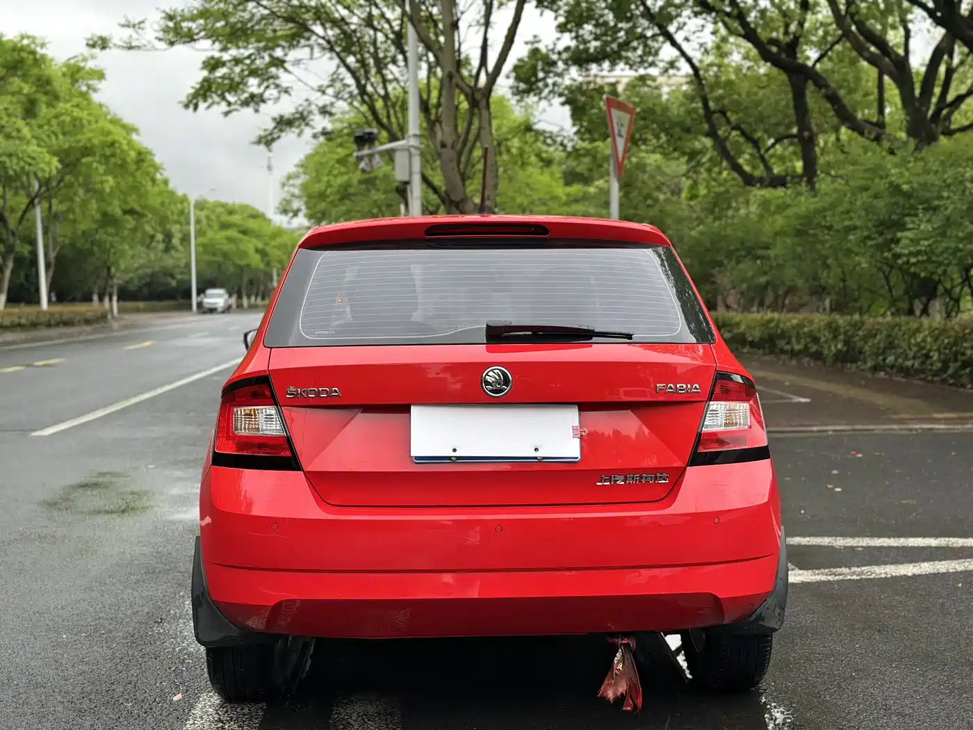 Škoda Fabia 2017 1.4L Auto Car Enjoy Edition фото 5