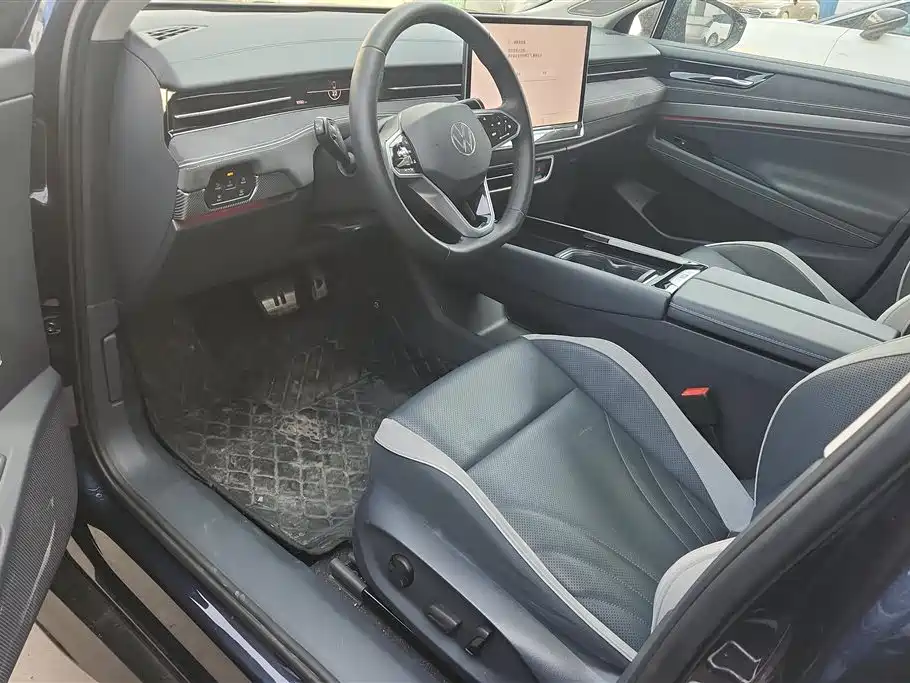 VOLKSWAGEN ID.7 VIZZION