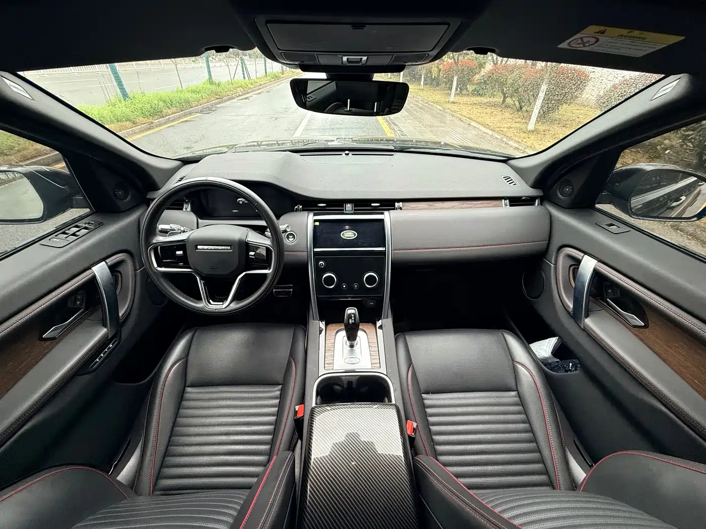 Land Rover Discovery Sport 2022 Model 249PS R-Dynamic S Performance Edition 5-Seater фото 5
