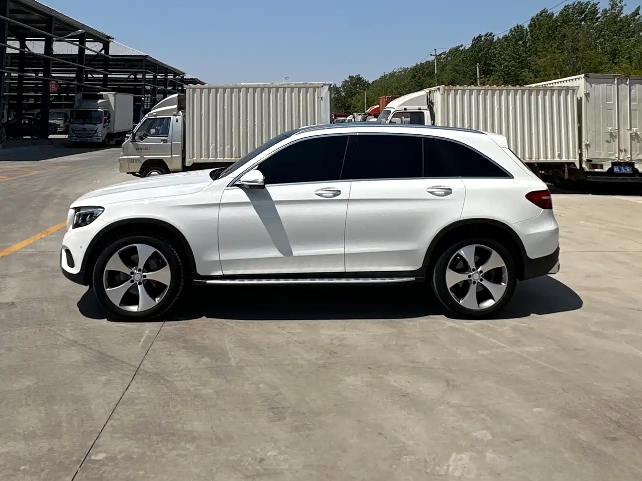 Mercedes-Benz GLC 2016 GLC 300 4MATIC Luxury фото 3