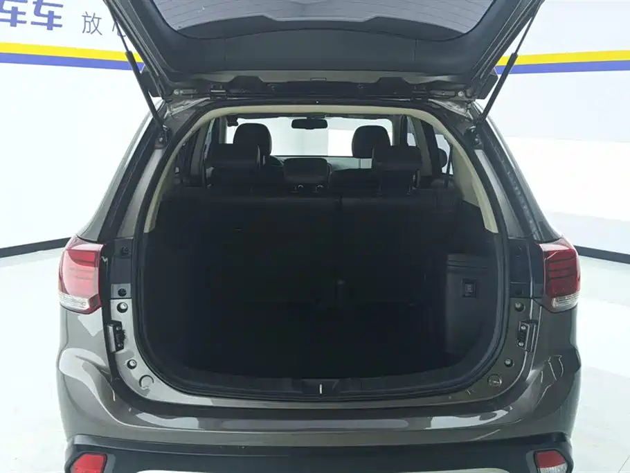 Mitsubishi Outlander 2019 2.0L 2WD Enjoy Edition 5-seater China V фото 4