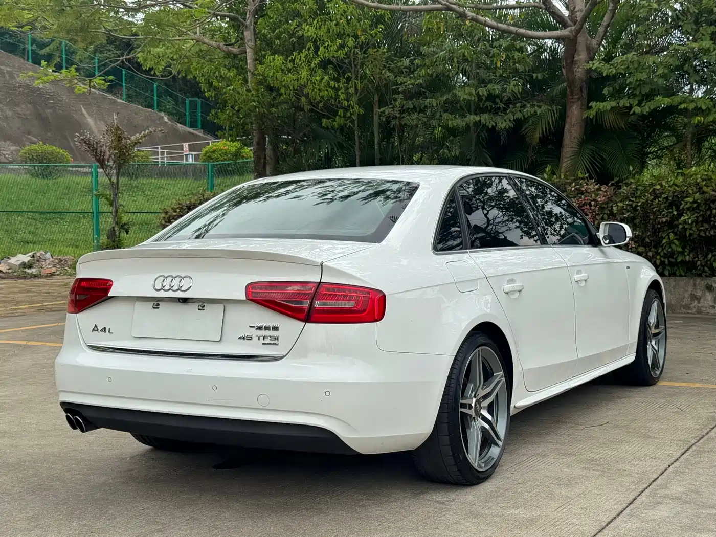 Audi A4L 2015 45 TFSI quattro Individual Sport фото 19