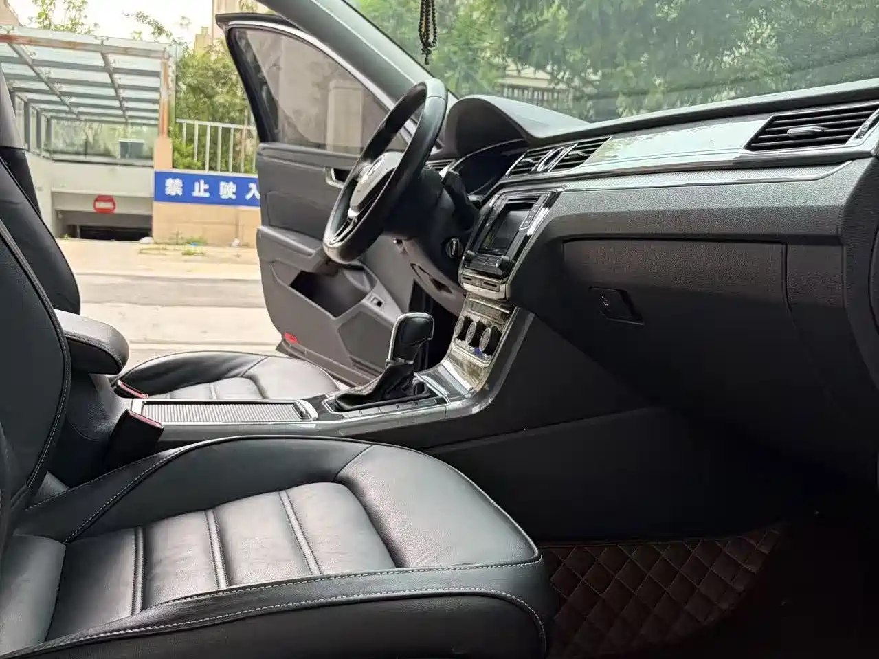Volkswagen Passat 2017 280TSI DSG Prestige фото 10
