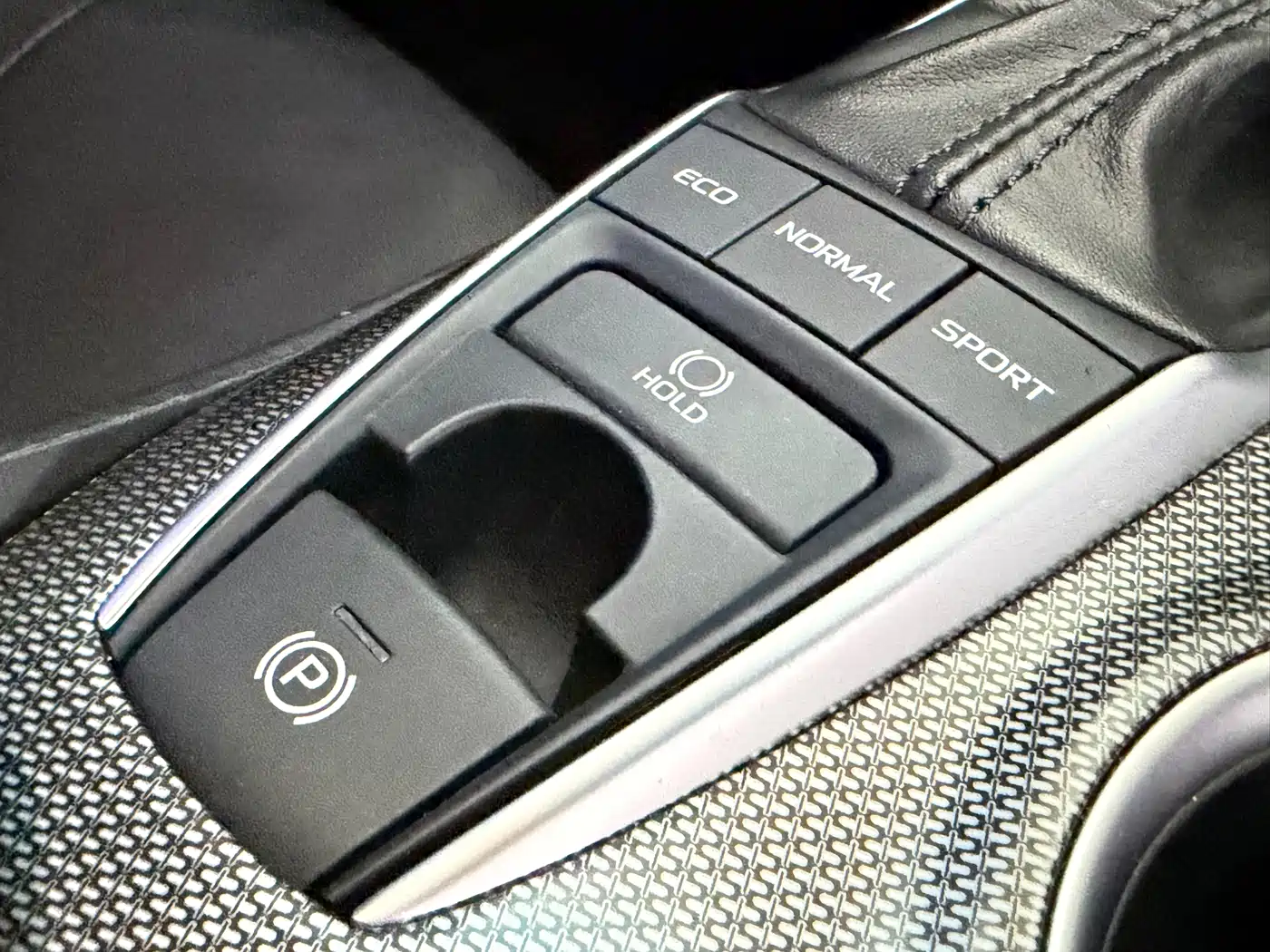 Toyota Camry 2023 2.5S Trend Edition фото 14