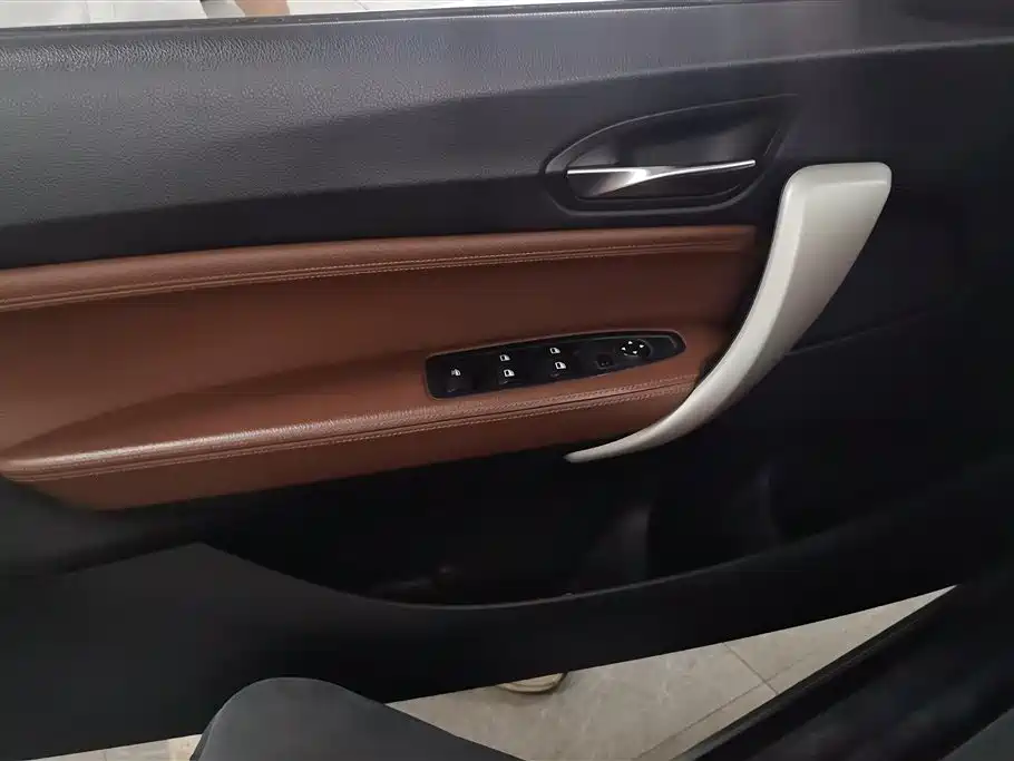 BMW 2 Series (Import) 2015 218i Convertible Coupe фото 7