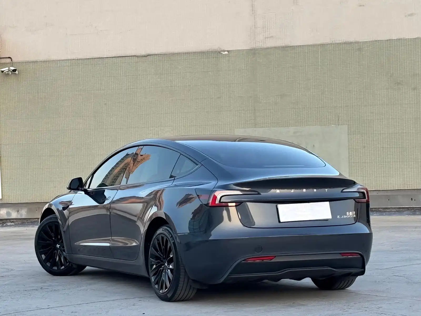 Фото 12 - Tesla Model 3