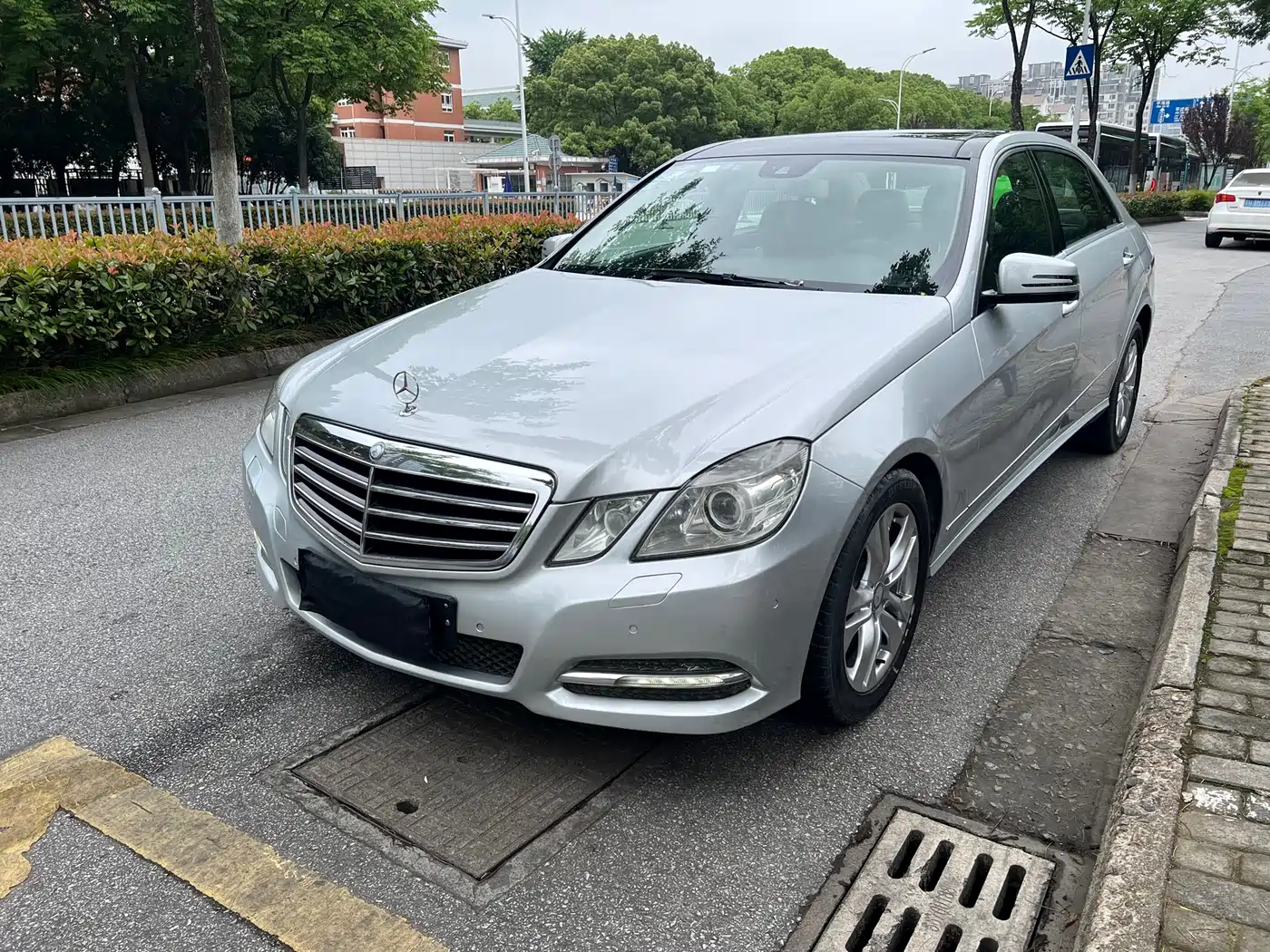 Mercedes-Benz E-Class 2011 E 300 L Fashion Premium