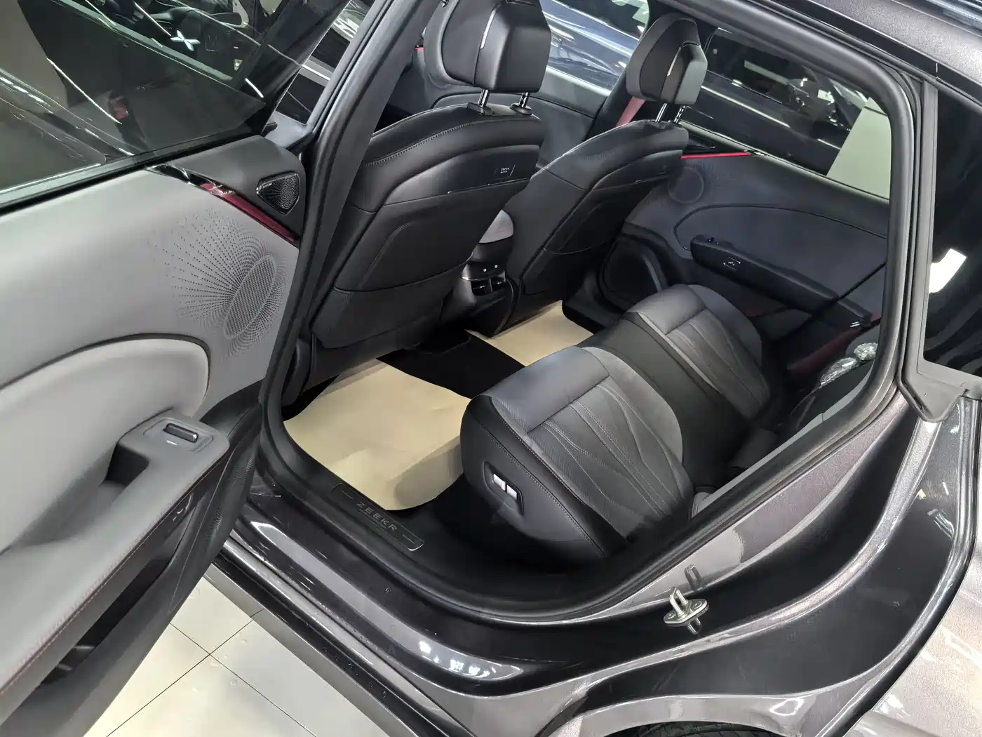 ZEEKR EXTREME KRYPTON 007GT