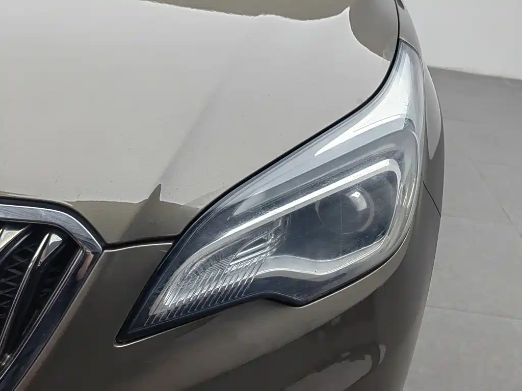 Photo 7 - Buick Envision Plus