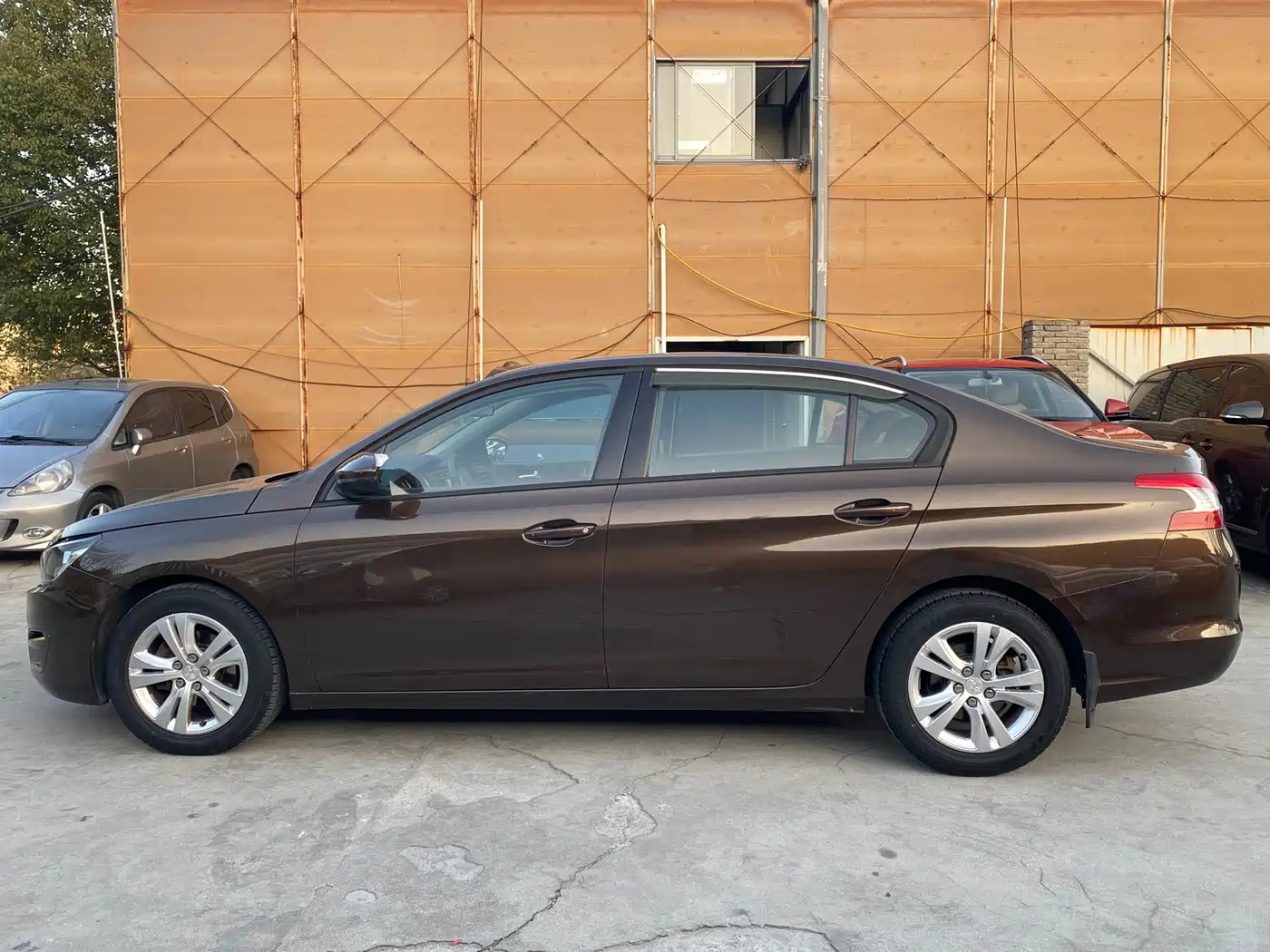 Peugeot 408 2014 1.8L Manual Leading Edition фото 11