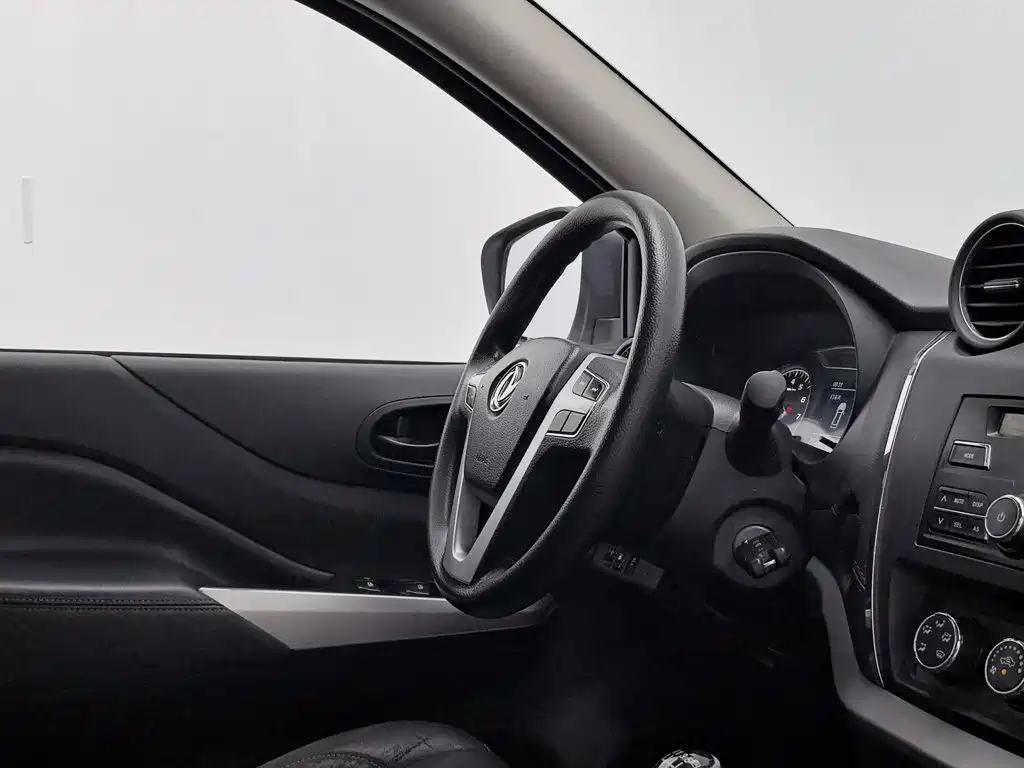 Dongfeng Palasso 2021 2021 1.8T Manual 2WD Elite Edition