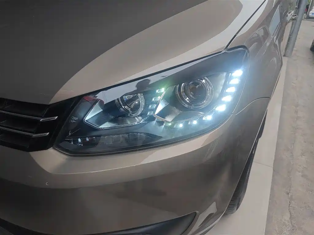 Volkswagen Touran 2015 1.4T DSG Comfort Edition 5-seater фото 24