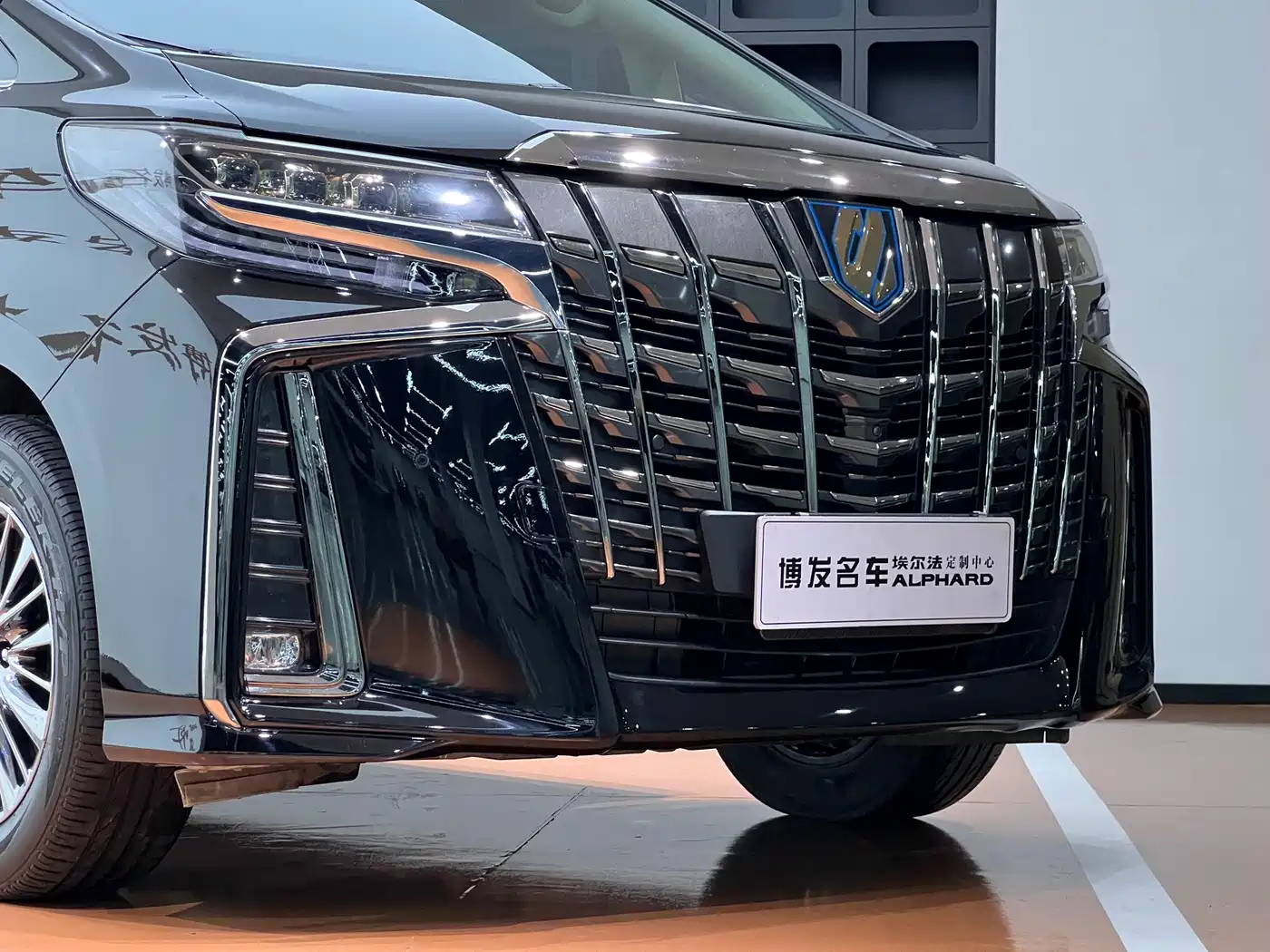 Toyota Alphard 2021 Hybrid 2.5L Ultimate фото 4