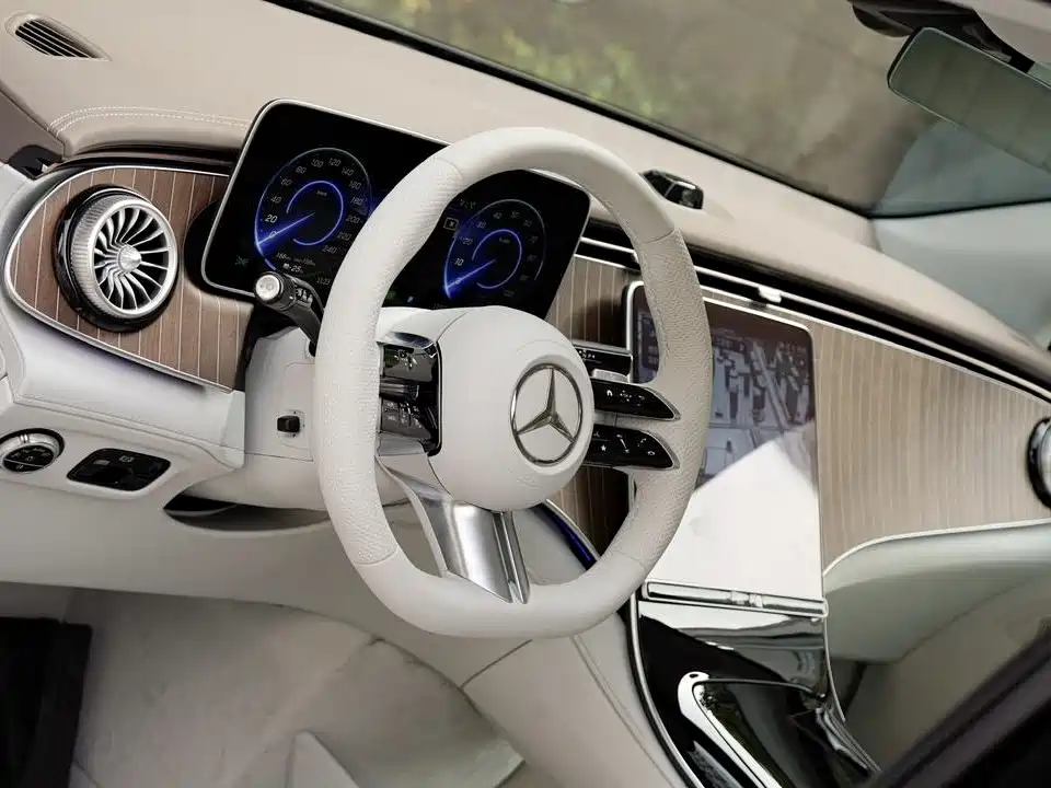 Mercedes-Benz EQE SUV 2024 500 4MATIC Pioneer Edition фото 8