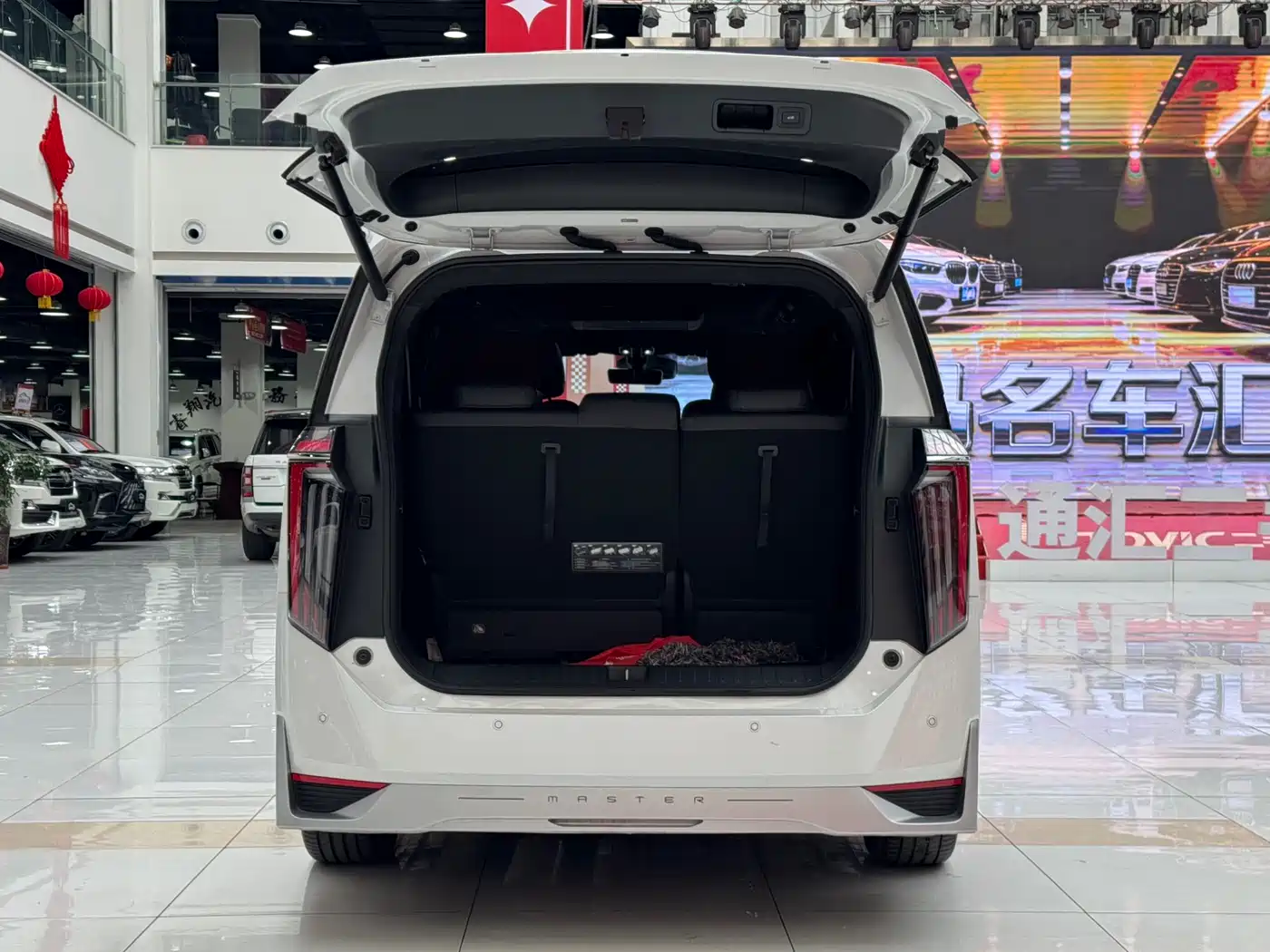 GAC Trumpchi Trumpchi M8 2023 Model Master Series Hybrid Royal Edition фото 12