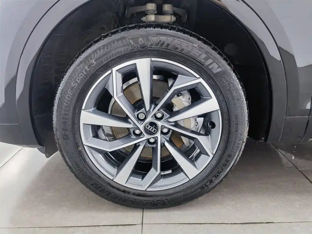Audi Q5L 2023 40T Luxury Dynamic фото 17