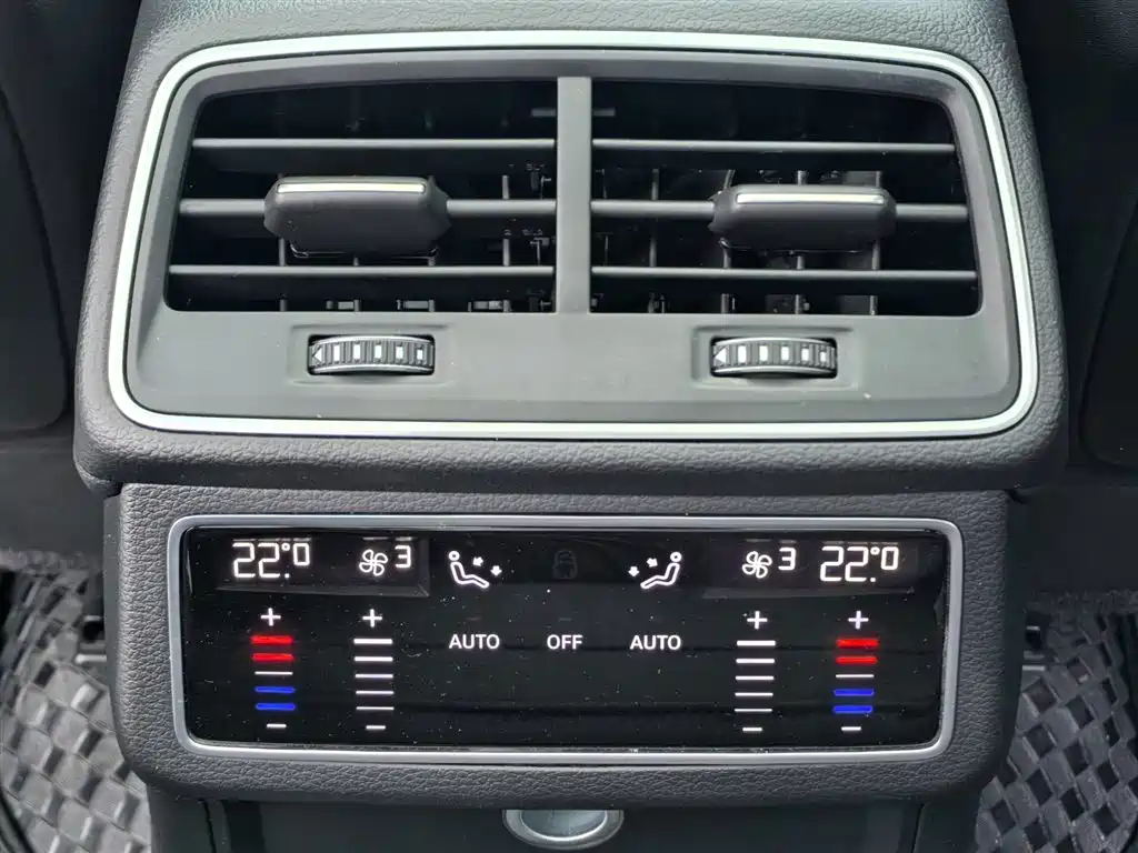 Audi A6L 2021 45 TFSI Exclusive Sport фото 17