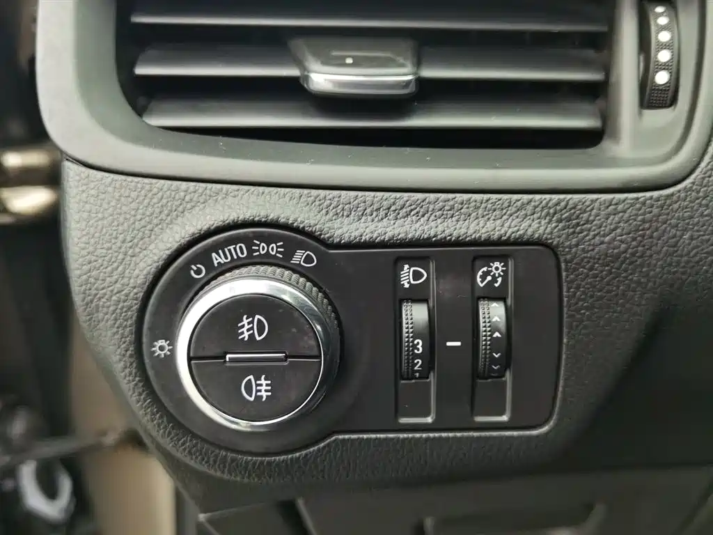 Buick Envision Plus 2017 20T FWD Premium фото 21