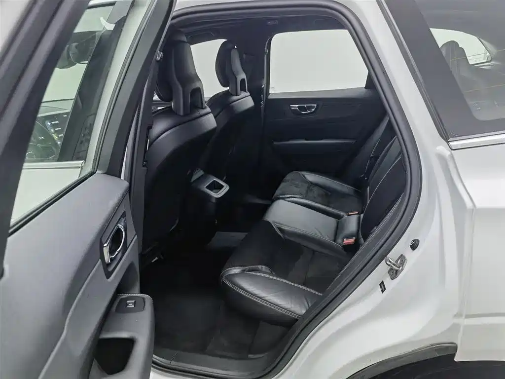 Volvo XC60 2018 T5 AWD Inscription Sport Edition фото 15