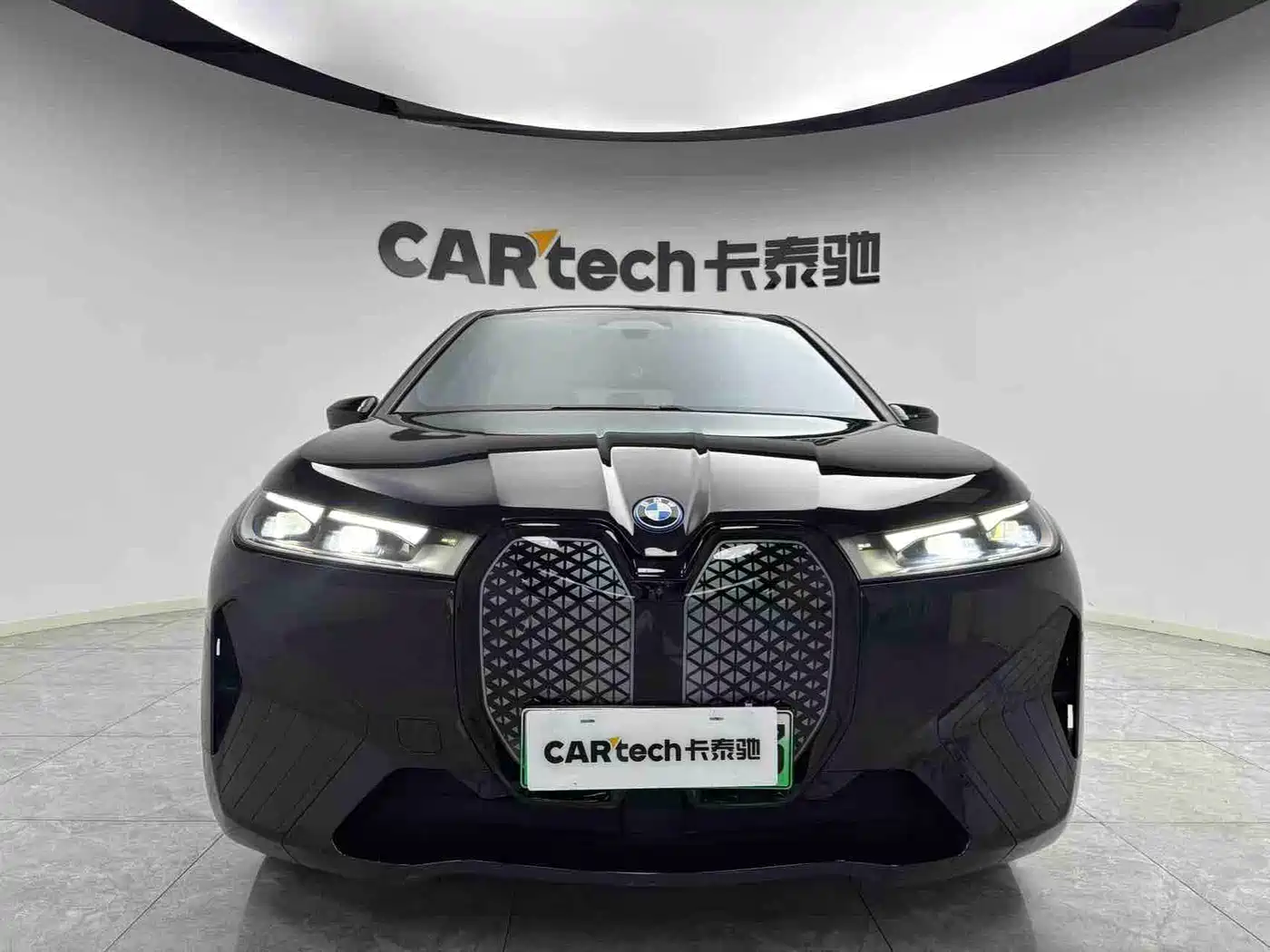 BMW iX 2023 xDrive40 фото 2