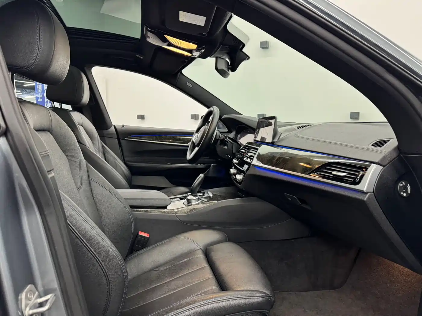 BMW 6 Series GT 2020 630i M Sport Package фото 11
