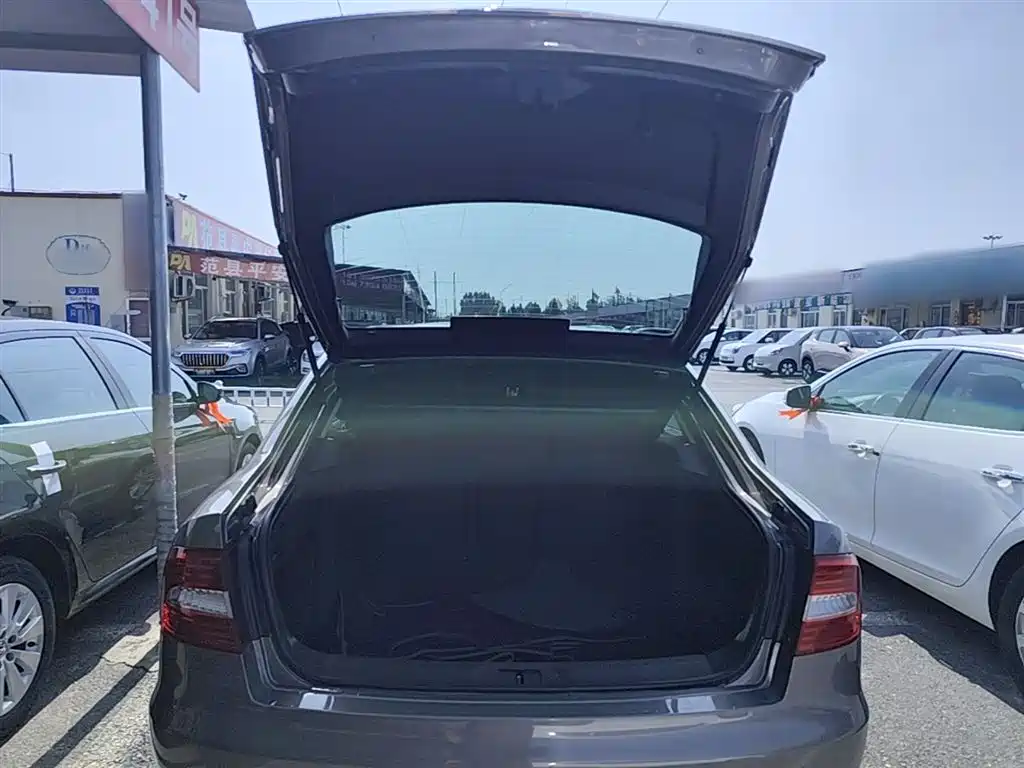 Škoda Superb 2013 1.8TSI Automatic Elegance Edition фото 19