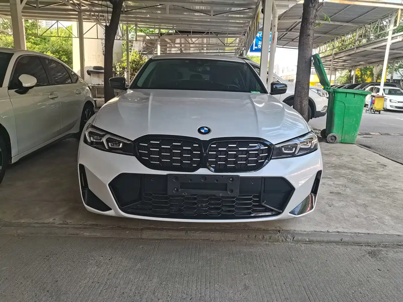 BMW 3 Series 2023 325Li M Sport Black Night Package фото 2