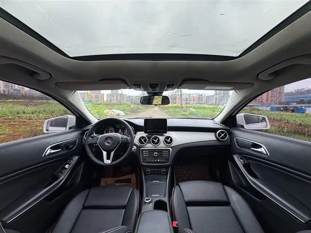 Mercedes-Benz GLA 2016 GLA 200 Dynamic фото 10