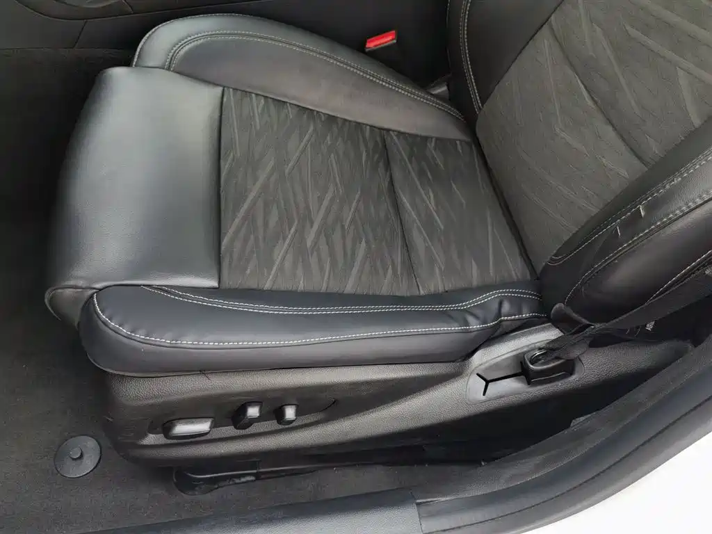 Cadillac ATS-L 2017 28T Technology фото 20