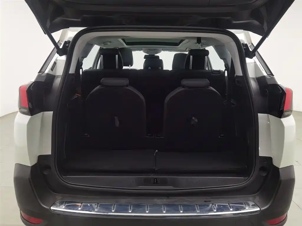 Peugeot 5008 2017 380THP 7-seat Elite Edition фото 16