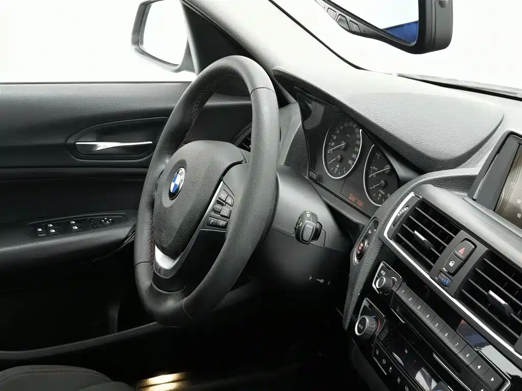 BMW 1 Series (Import) 2015 120i Sport Design Package фото 22