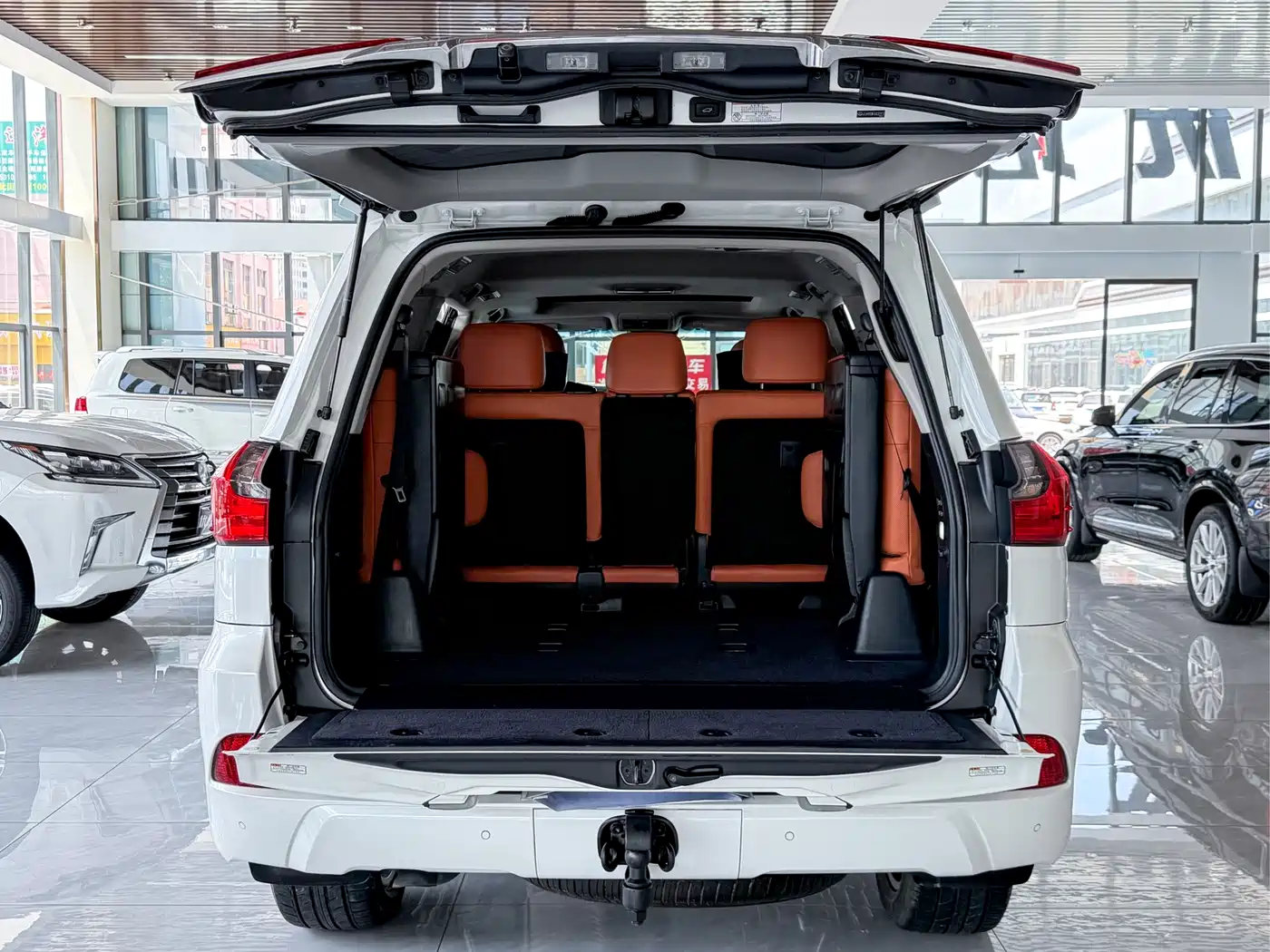Lexus LX 2016 570 Luxury Premium Edition фото 6