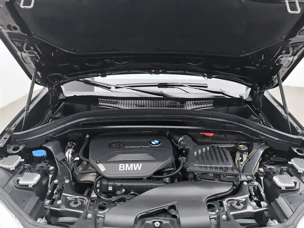 BMW X1 2018 sDrive18Li Premium Model фото 6