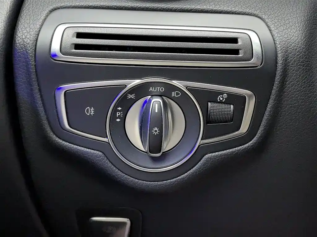 Mercedes-Benz GLC 2022 Facelift GLC 300 L 4MATIC Dynamic Collector's Edition фото 21