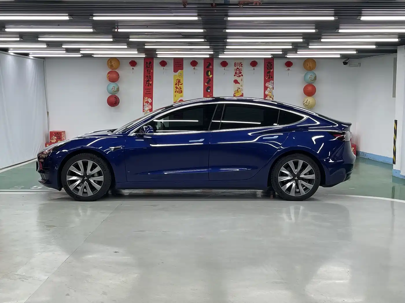 TESLA MODEL 3