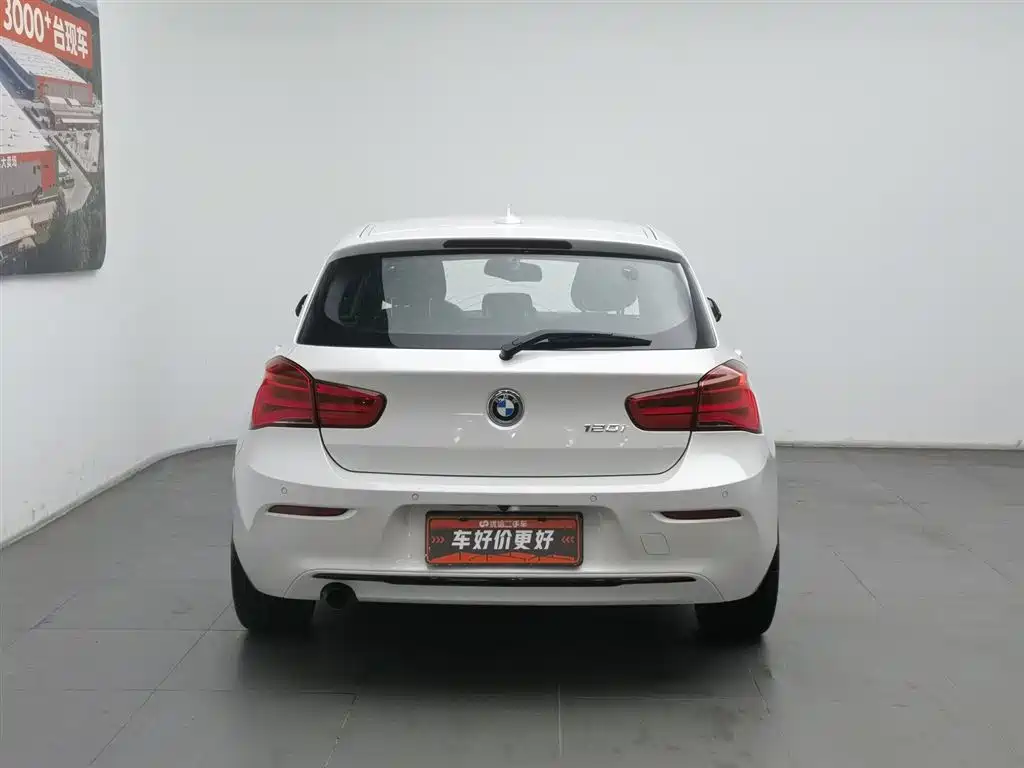 BMW 1 Series (Import) 2015 120i Sport Design Package фото 4