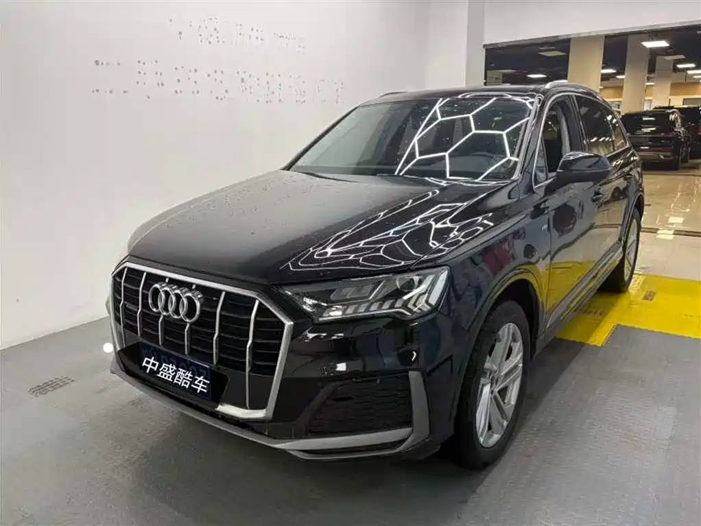 Audi Q7 2023 45 TFSI quattro S line Sport