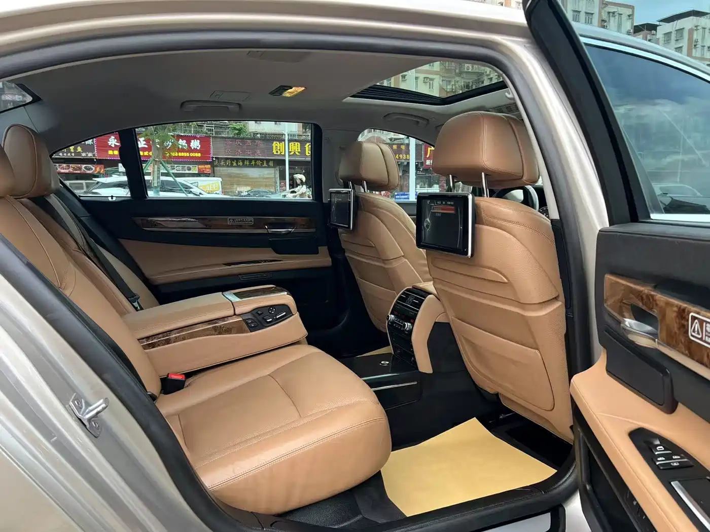 BMW 7 Series 2013 Model 740Li Luxury фото 8