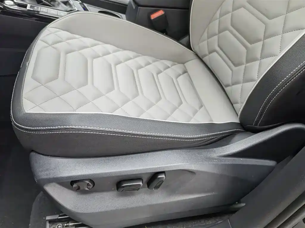 Volkswagen Tayron 2023 330TSI 2WD Luxury Plus Advanced Edition фото 20