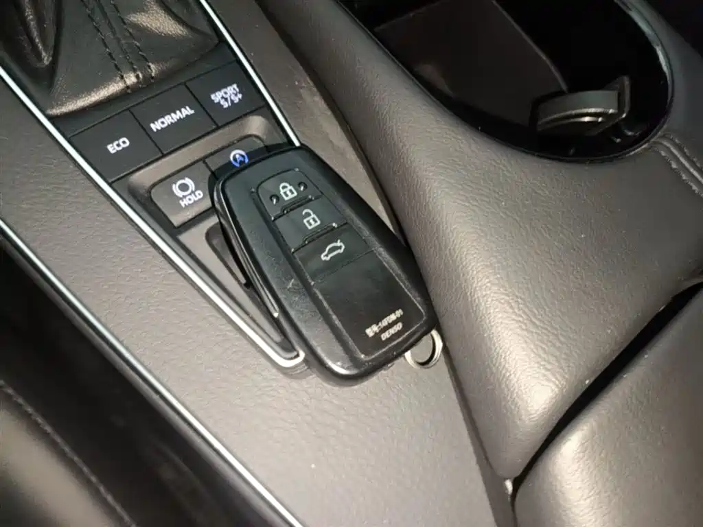 Toyota Avalon 2021 2.5L Luxury Edition фото 9