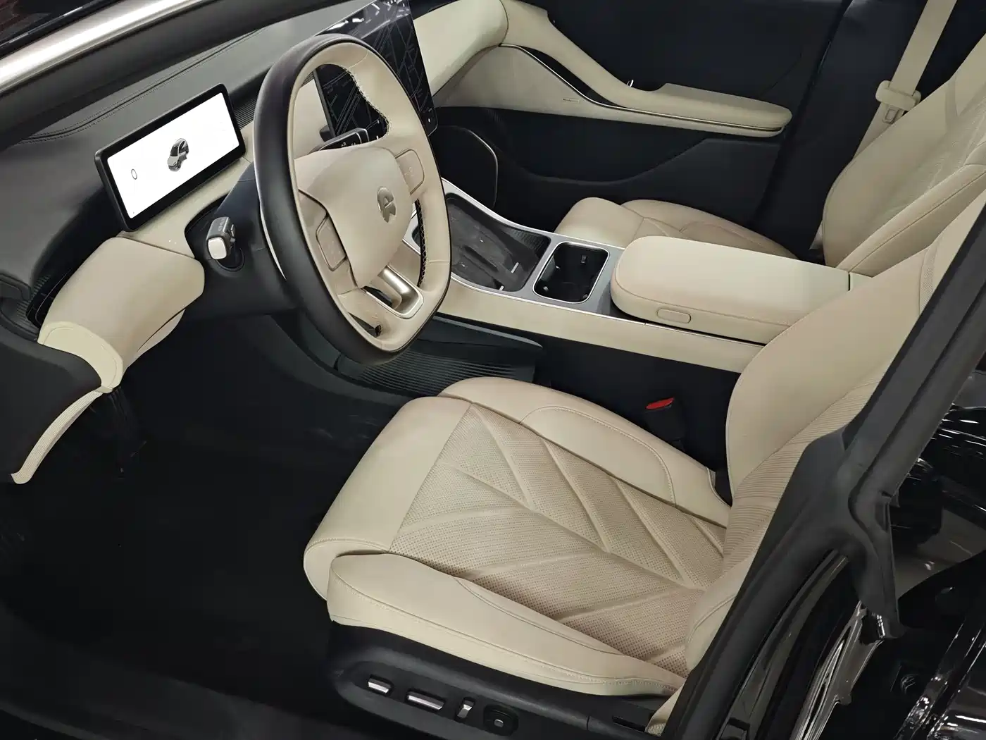 NIO ET5T 2025 75kWh Touring фото 8
