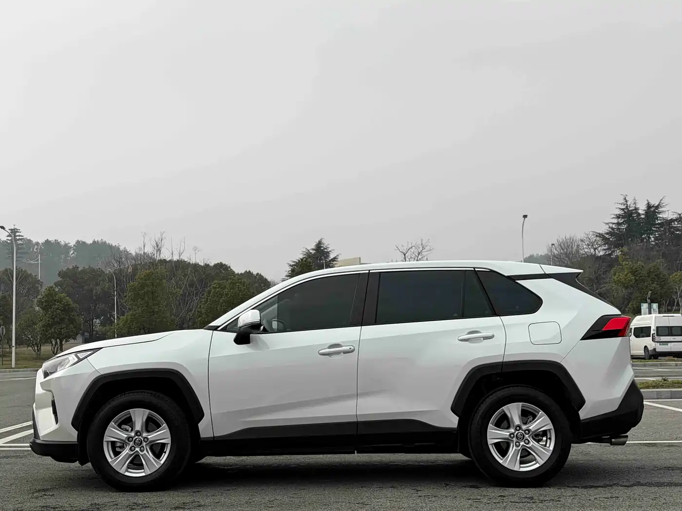 Toyota RAV4 Rongfang 2023 2.0L CVT 2WD Urban Edition фото 8