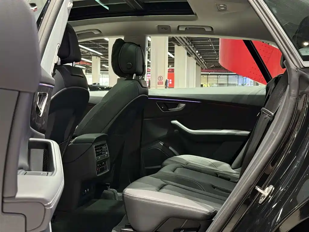 Audi Q8 2024 55 TFSI Luxury Sport фото 17